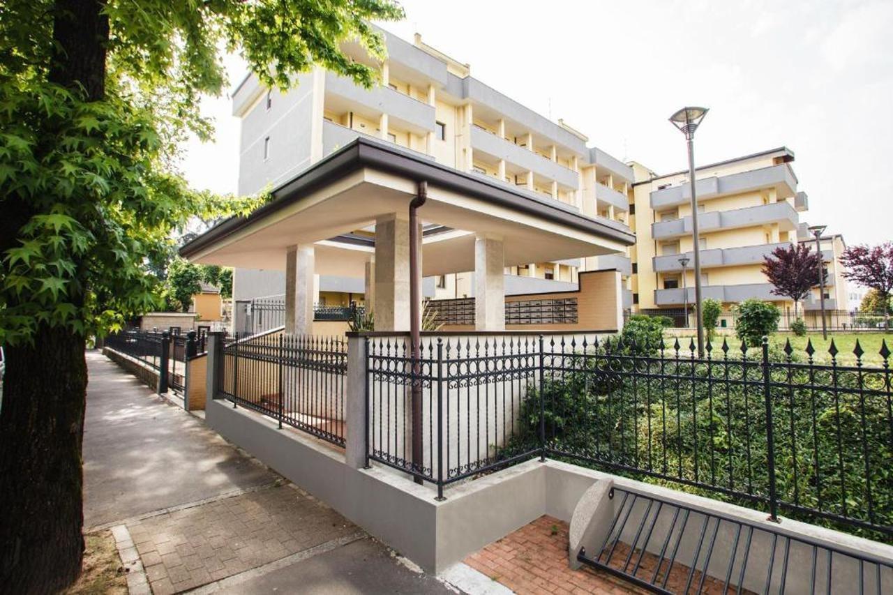 Hq Aparthotel Milano Inn - Smart Suites Cinisello Balsamo Extérieur photo